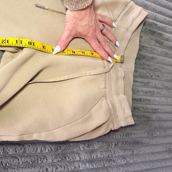 Lululemon Scuba High-Rise Jogger Sheer Oak Size 6 25” Inseam - Picture 9 of 10